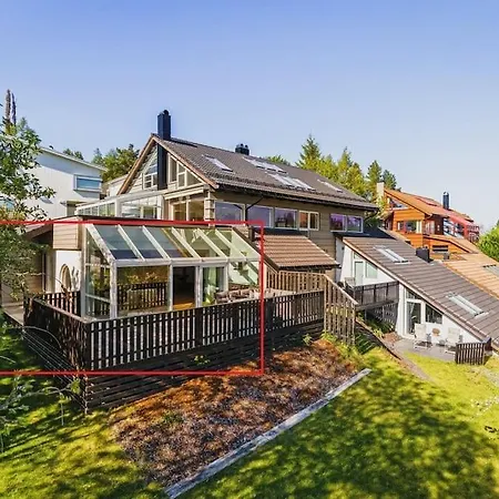 Leilighet 7 Min To Championship, Glass Front House, Terrace